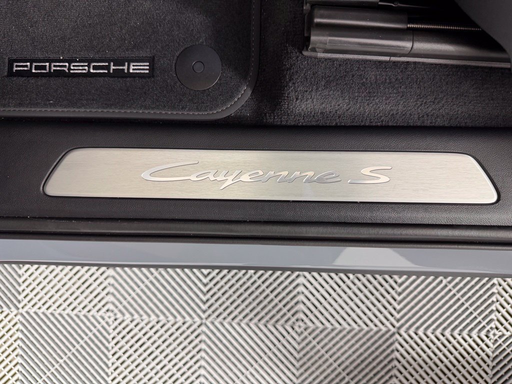 Used 2026 Porsche Cayenne S AWD/4WD image 21