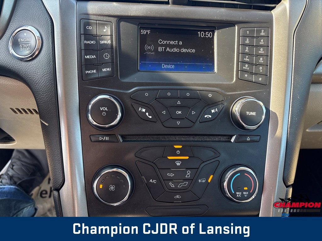 Used 2017 Ford Fusion SE FWD image 24
