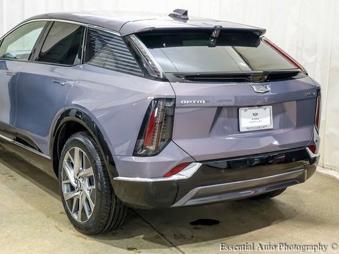 New 2026 Cadillac Optiq Luxury 2 image 6