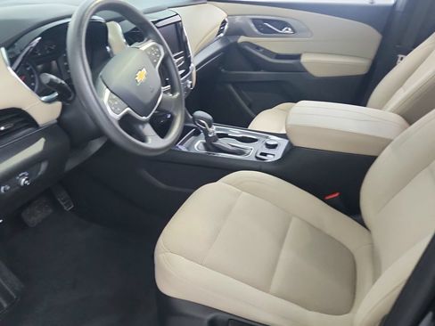 Used 2023 Chevrolet Traverse LS FWD image 18