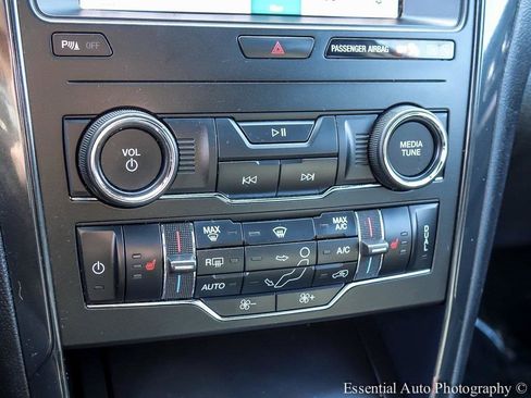 Used 2019 Ford Explorer XLT w/ Equipment Group 202A image 20