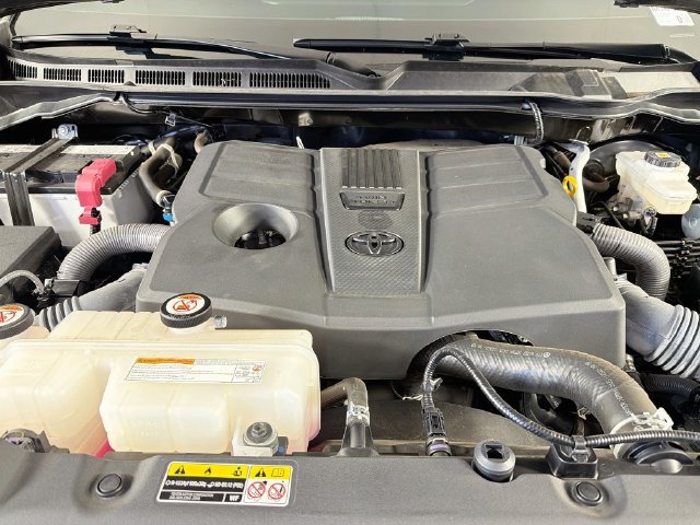 Used 2024 Toyota Tundra Platinum AWD/4WD image 36