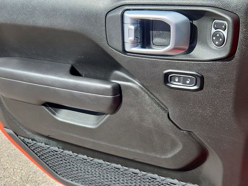 Certified 2025 Jeep Wrangler Unlimited Rubicon 4xe w/ Convenience Group image 6