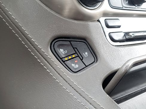 Used 2019 GMC Yukon XL Denali w/ Denali Ultimate Package image 27