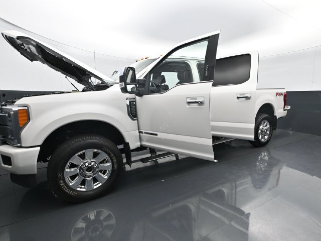 Used 2019 Ford F350 Platinum w/ Platinum Ultimate Package AWD/4WD image 31