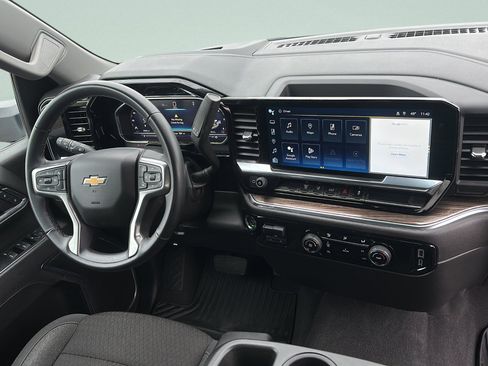 Used 2024 Chevrolet Silverado 2500 LT AWD/4WD image 24