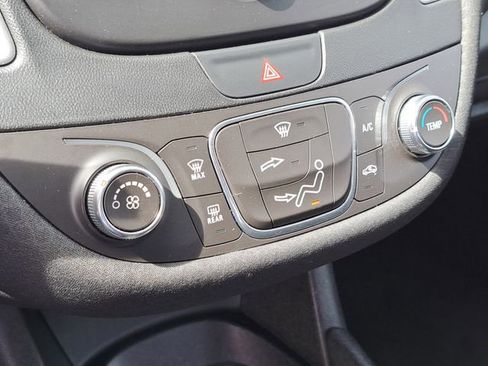 Used 2018 Chevrolet Malibu LS image 24