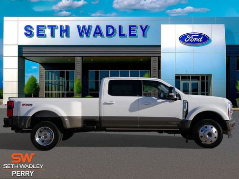 Used 2026 Ford F450 King Ranch w/ FX4 Off-Road Package image 2