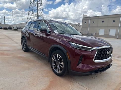 Used 2023 INFINITI QX60 Luxe w/ Performance Audio Package image 2