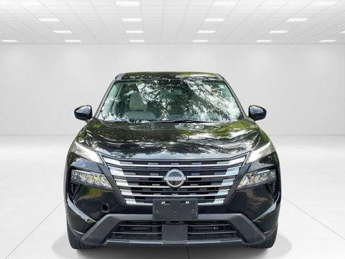 Used 2025 Nissan Rogue SV FWD image 2