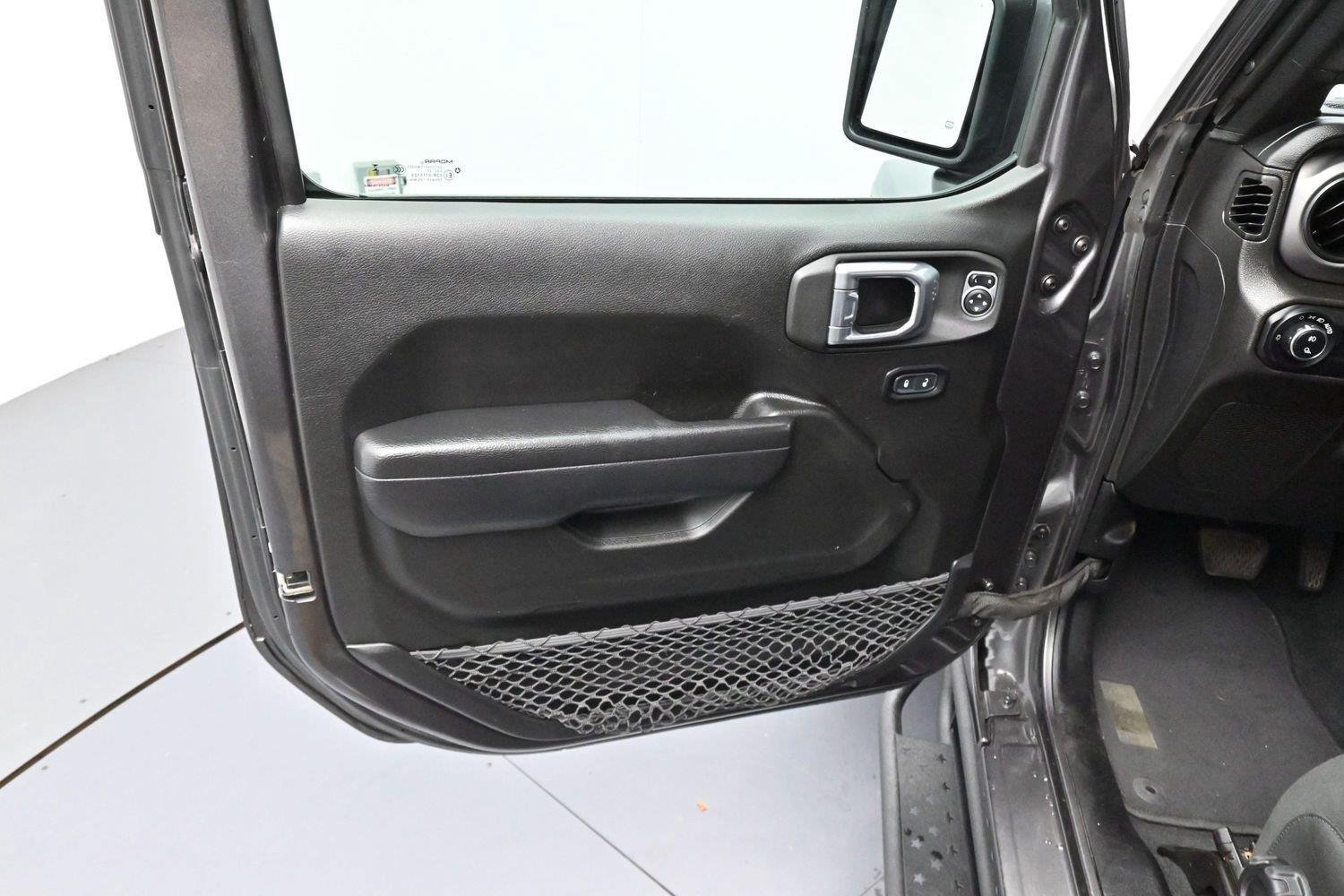 Used 2023 Jeep Gladiator Sport AWD/4WD image 9