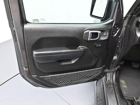 Used 2023 Jeep Gladiator Sport AWD/4WD image 9