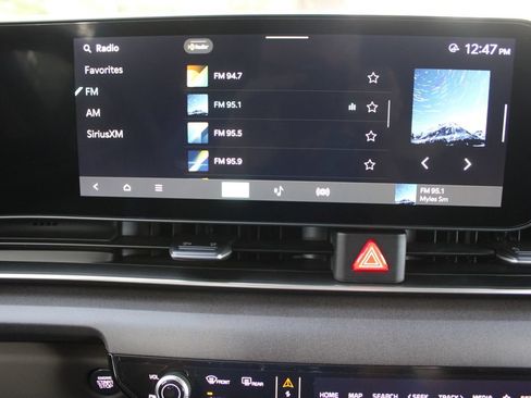 New 2026 Kia Carnival EX FWD image 51