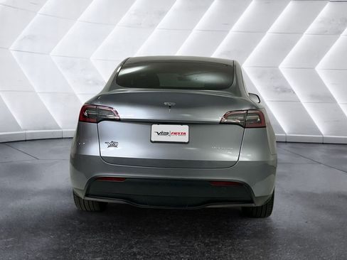 Used 2025 Tesla Model Y Long Range AWD/4WD image 5