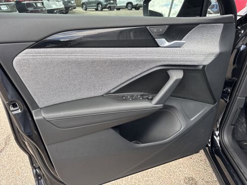 New 2026 Volkswagen Tiguan S image 9