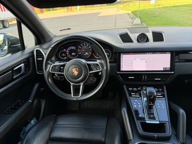 Used 2020 Porsche Cayenne AWD/4WD image 29