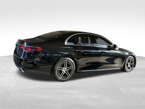 Used 2025 Mercedes-Benz E 350 4MATIC Sedan image 5