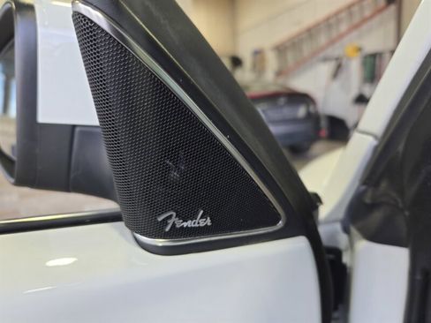 Used 2014 Volkswagen Beetle TDI image 16