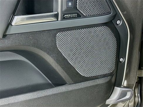 Certified 2023 Land Rover Defender 110 X-Dynamic SE image 21