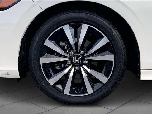 Used 2022 Honda Civic EX image 10