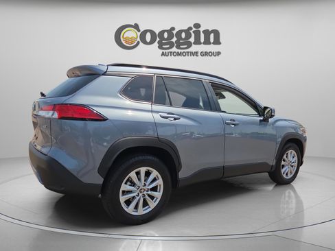 Used 2022 Toyota Corolla Cross LE FWD image 5