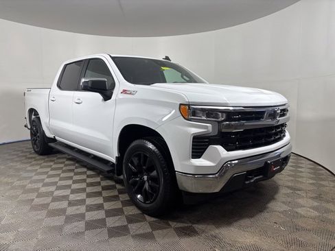 Used 2023 Chevrolet Silverado 1500 LT image 1