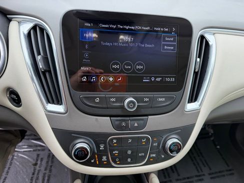 Used 2021 Chevrolet Malibu LT w/ Leather Package image 22