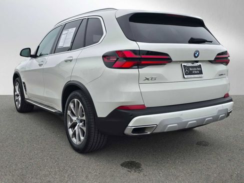 Used 2024 BMW X5 xDrive50e image 5