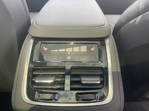 Used 2025 Volvo XC90 B6 Plus AWD/4WD image 12