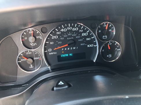 Used 2025 Chevrolet Express 2500 w/ Driver Convenience Package RWD image 32