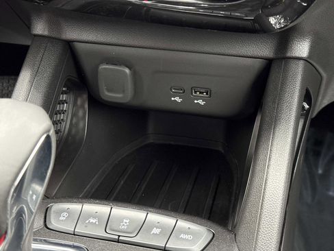 Used 2025 Chevrolet TrailBlazer RS w/ Driver Confidence Package image 6