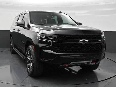 Used 2023 Chevrolet Suburban Z71 w/ Luxury Package AWD/4WD image 7
