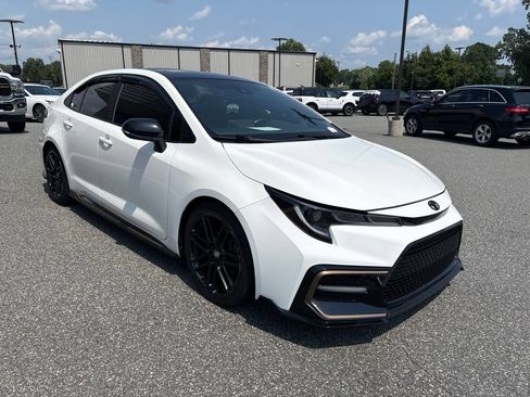 Used 2021 Toyota Corolla XSE FWD image 9