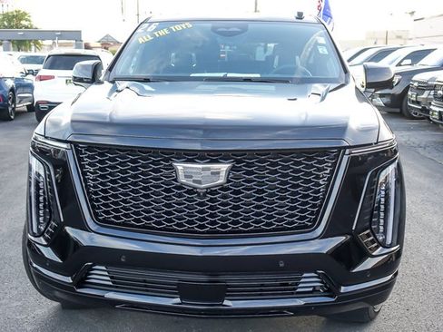 Used 2026 Cadillac Escalade Platinum Sport w/ LPO, ONYX Package AWD/4WD image 4