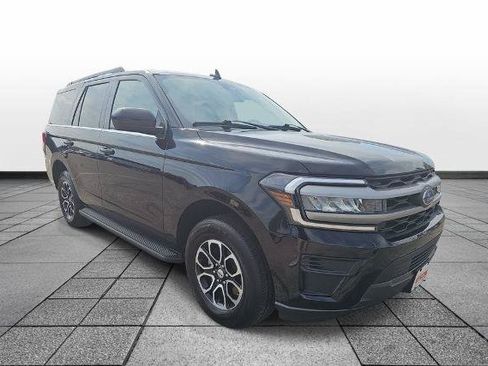 Certified 2024 Ford Expedition XLT AWD/4WD image 3