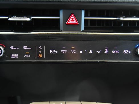 Used 2024 Kia EV6 Light RWD image 29