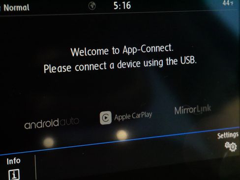 Certified 2021 Volkswagen Atlas SEL w/ MDO Package (Bench Seat) image 30