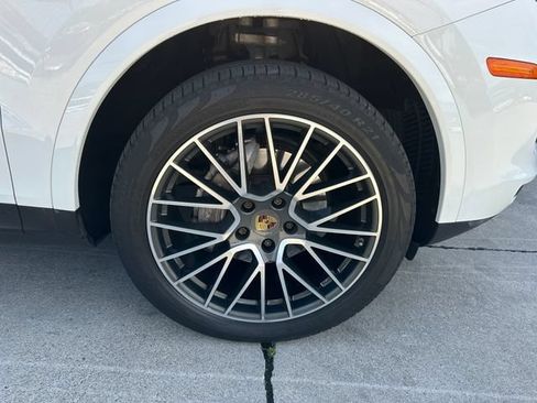 Used 2019 Porsche Cayenne AWD/4WD image 35