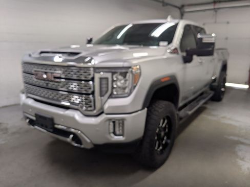 Used 2020 GMC Sierra 3500 Denali w/ Denali Ultimate Package AWD/4WD image 11