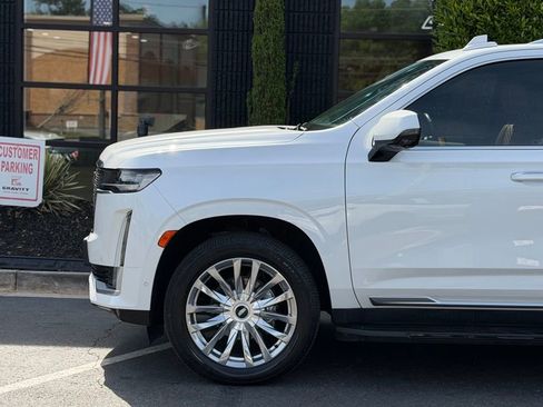 Used 2023 Cadillac Escalade ESV Premium Luxury AWD/4WD image 10