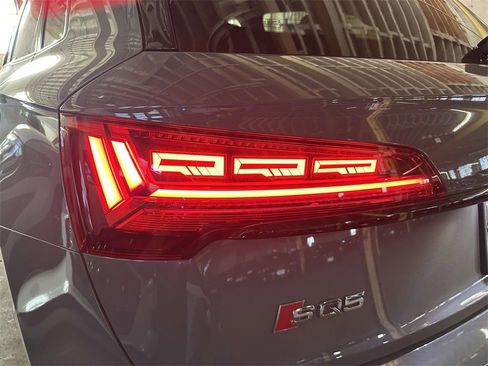 Used 2022 Audi SQ5 Prestige w/ Prestige Package image 10