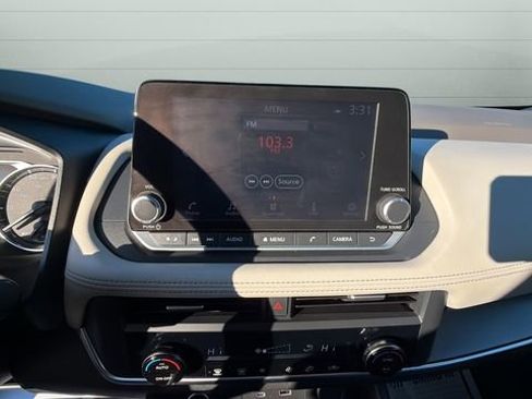 Used 2023 Nissan Rogue SV image 21