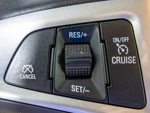 Used 2016 Chevrolet Equinox LTZ w/ Enhanced Convenience Package image 32