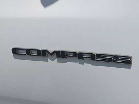 Used 2023 Jeep Compass Latitude AWD/4WD image 13
