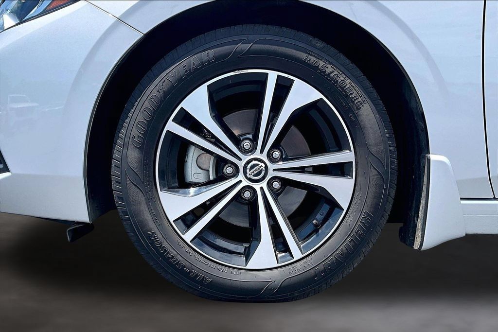 Used 2022 Nissan Sentra SV FWD image 9