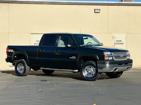 Used 2004 Chevrolet Silverado 2500 4x4 Crew Cab image 2