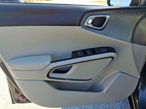 Used 2024 Kia Soul EX FWD image 15