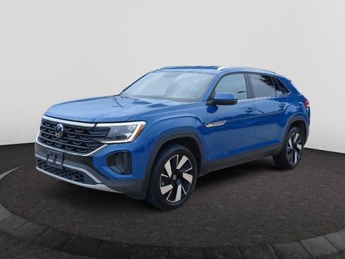Used 2025 Volkswagen Atlas Cross Sport SE FWD image 3
