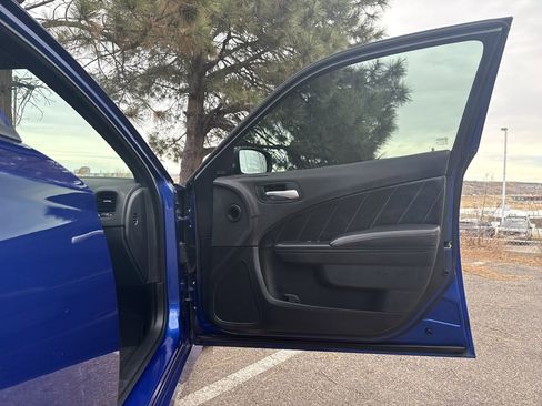 Used 2018 Dodge Charger R/T image 30