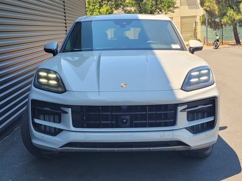 Certified 2026 Porsche Cayenne S AWD/4WD image 11